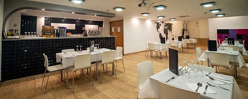 Hotel Familia Conde