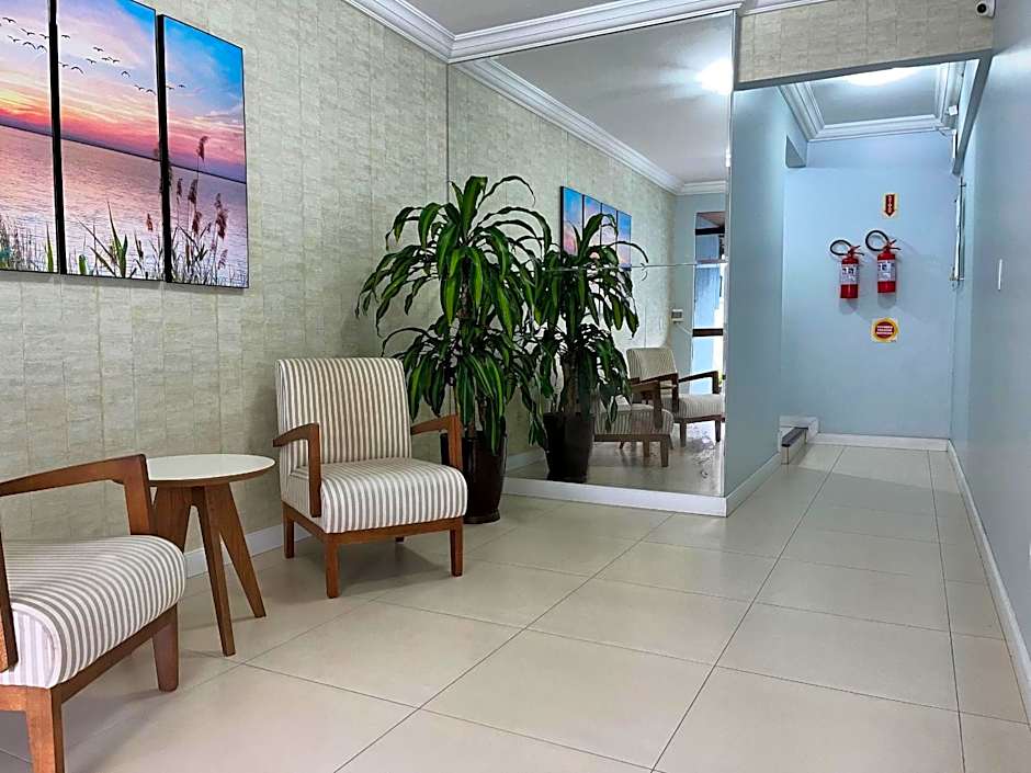 B070 - Apto 2 quartos para 6 pessoas em Bombinhas