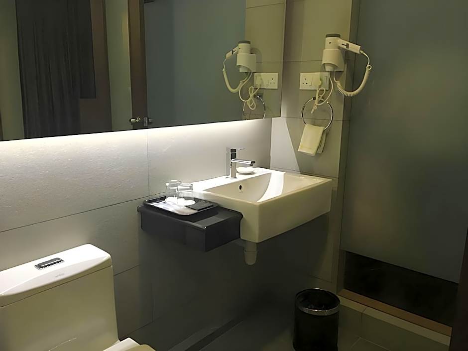 Symphony Suites Hotel