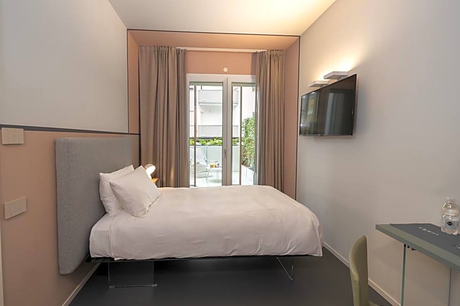 Open Hotel