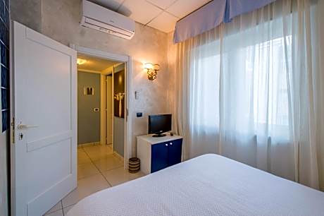 Standard Double Suite