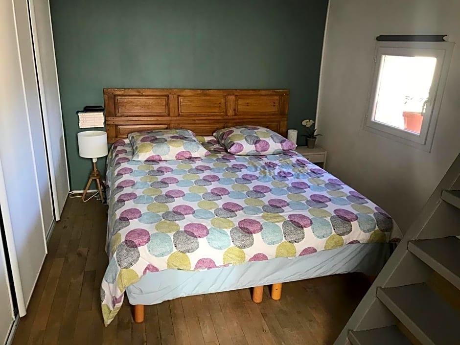 Longo Mai – Apt En Provence, UT