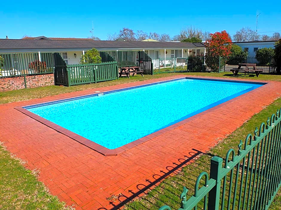 Colonial Court Motel