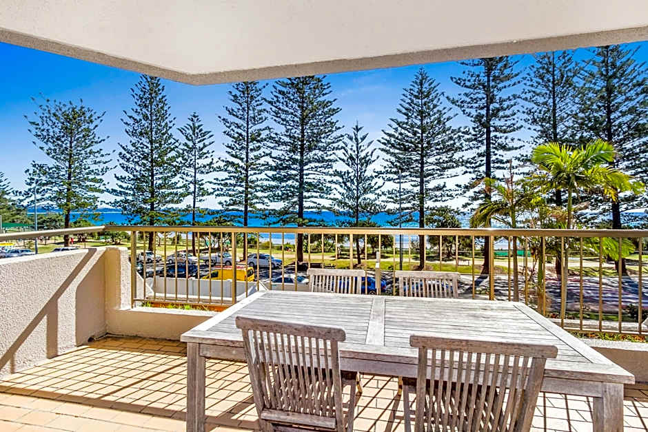 Columbia Beachfront Apartments on Rainbow Bay