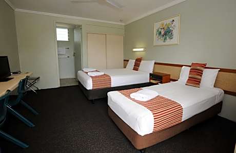 Budget Twin Room - Not pet friendly