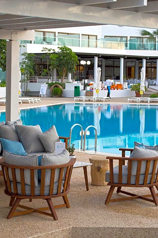 Crystal Springs Beach Hotel