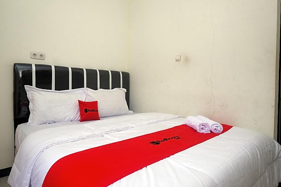 RedDoorz Syariah @ Jalan Dieng Wonosobo 2