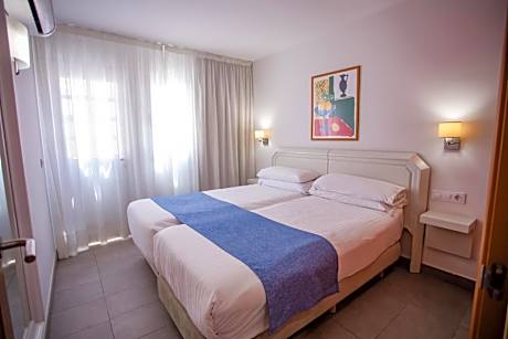 Classic Two-Bedroom Bungalow (5 Adults)