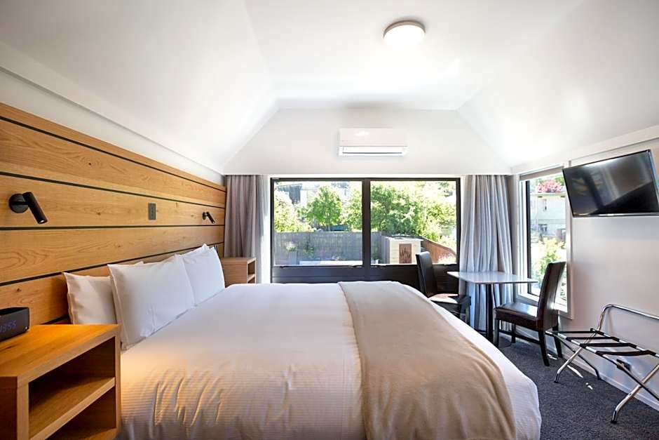 Lomond Lodge Motel & Apartments