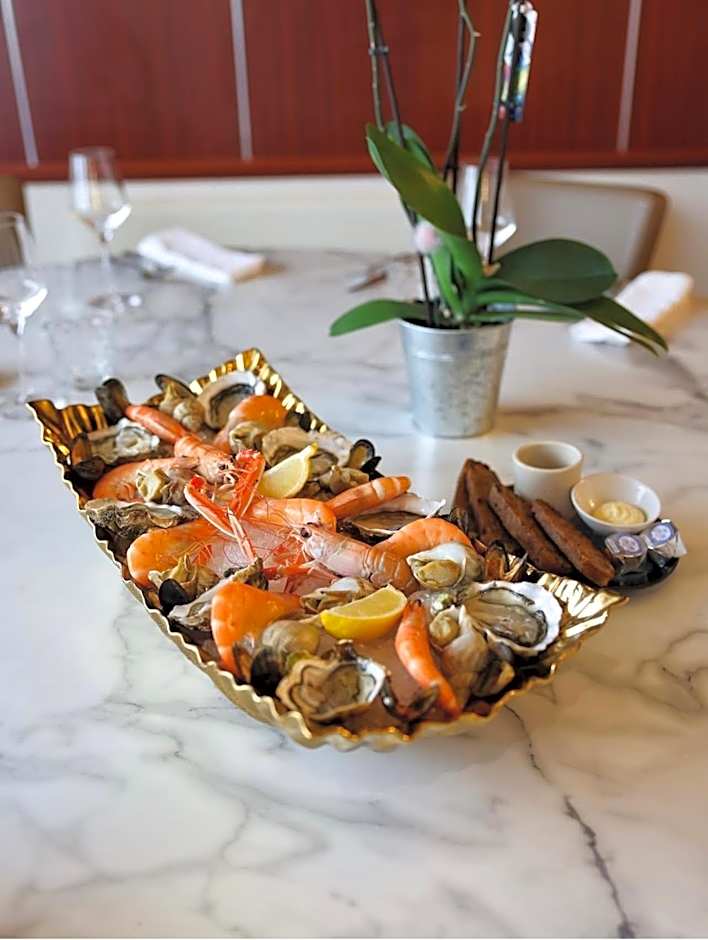 Logis Hôtel & Restaurant Mediterranee