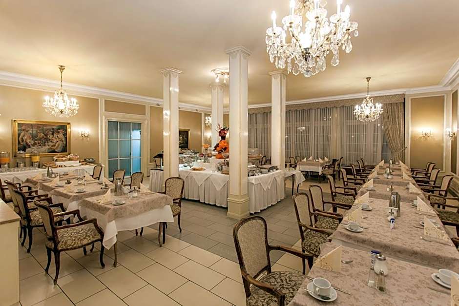 Centro National Frankfurt, Trademark Collection by Wyndham