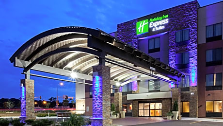 Holiday Inn Express and Suites Rochester West-Medical Center By IHG