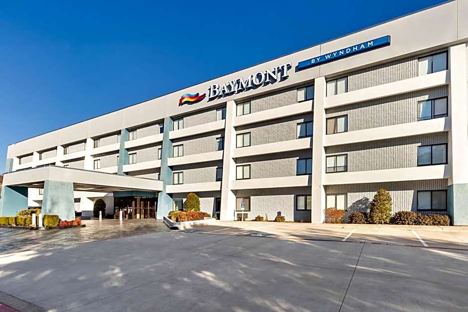 Baymont by Wyndham Arlington At Six Flags Dr