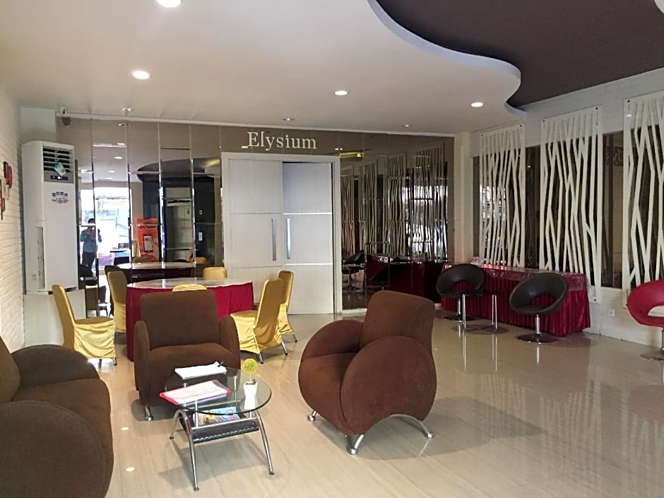 RedDoorz Plus @ Hotel Alden Makassar