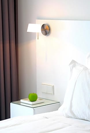 Double Room with Street View