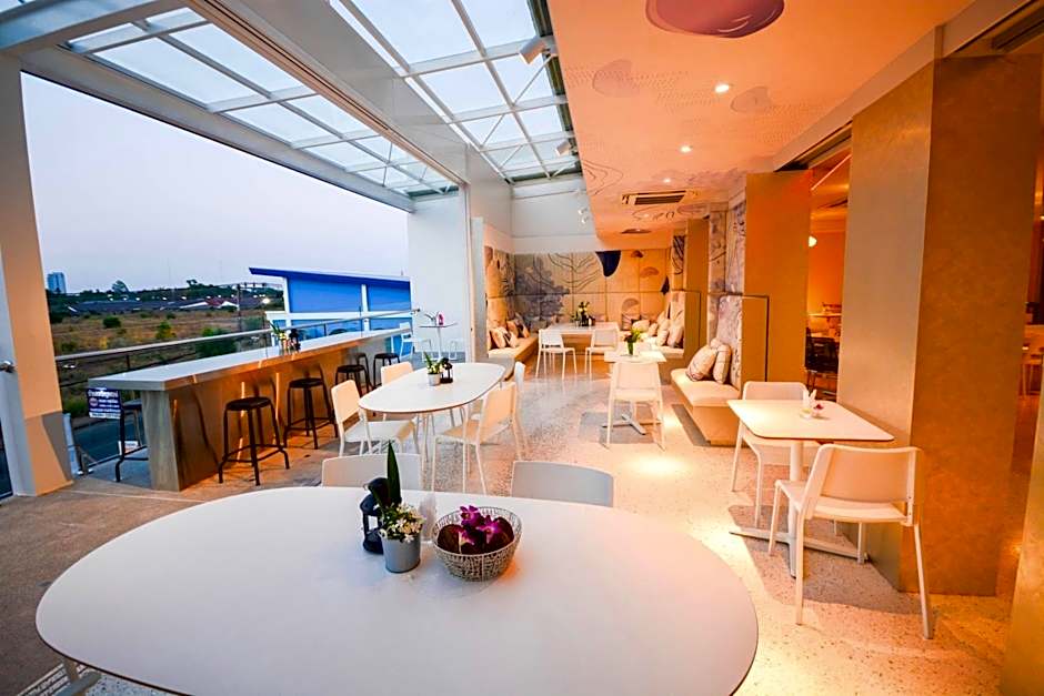 Comet Hotel Surat Thani