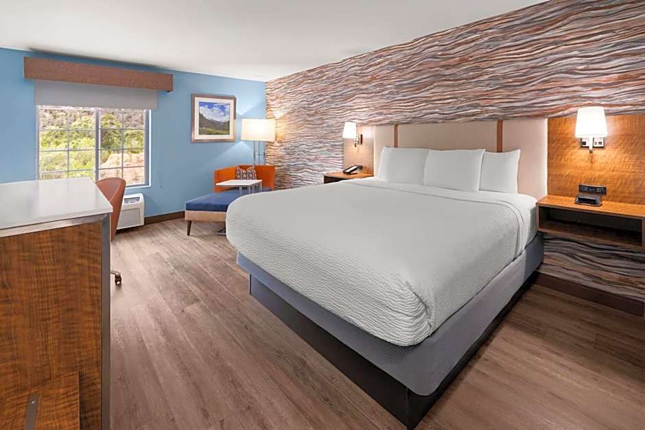 La Quinta Inn & Suites by Wyndham Ruidoso Downs