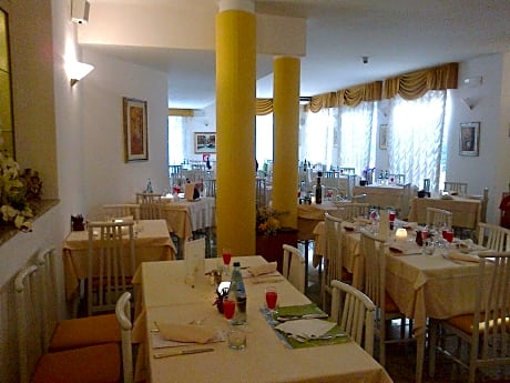 Double or Twin Room with Terrace