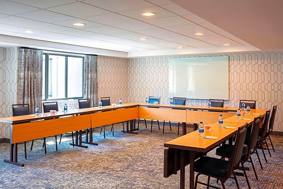 Fairfield by Marriott Inn & Suites Providence Airport Warwick