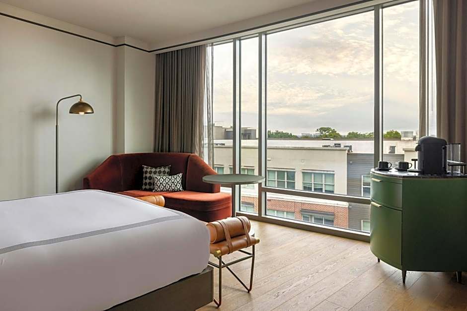 The Tess, Autograph Collection