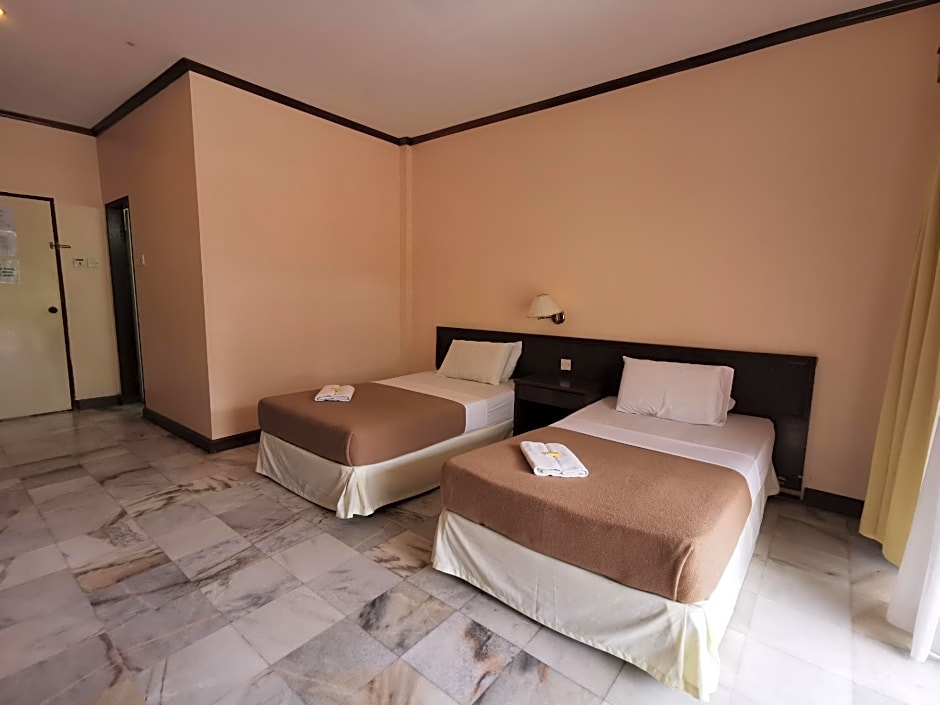 OYO 89972 Borneo Paradise Beach Hotel