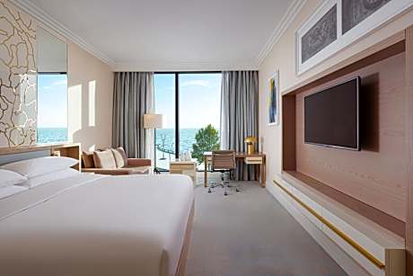 Deluxe King Room with Sea View