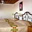Hotel La Guaria Inn & Suites