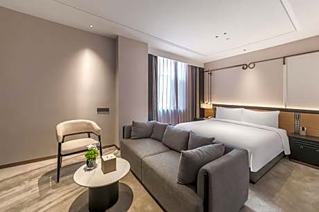 Huazhu - Deluxe Bed Room