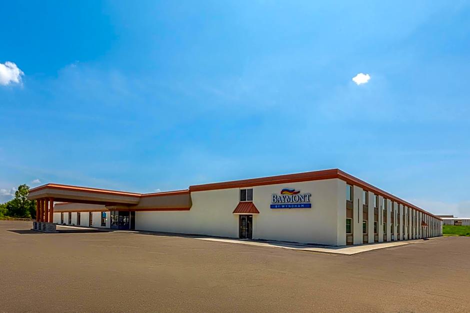 Baymont by Wyndham Jamestown Conference Center & Water Park