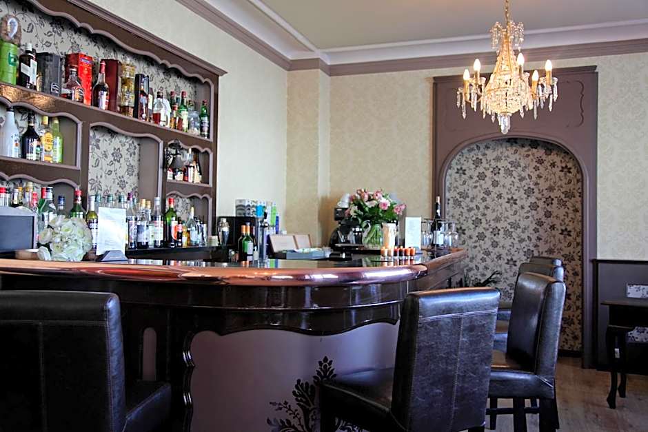 Logis Hotel Des Bains