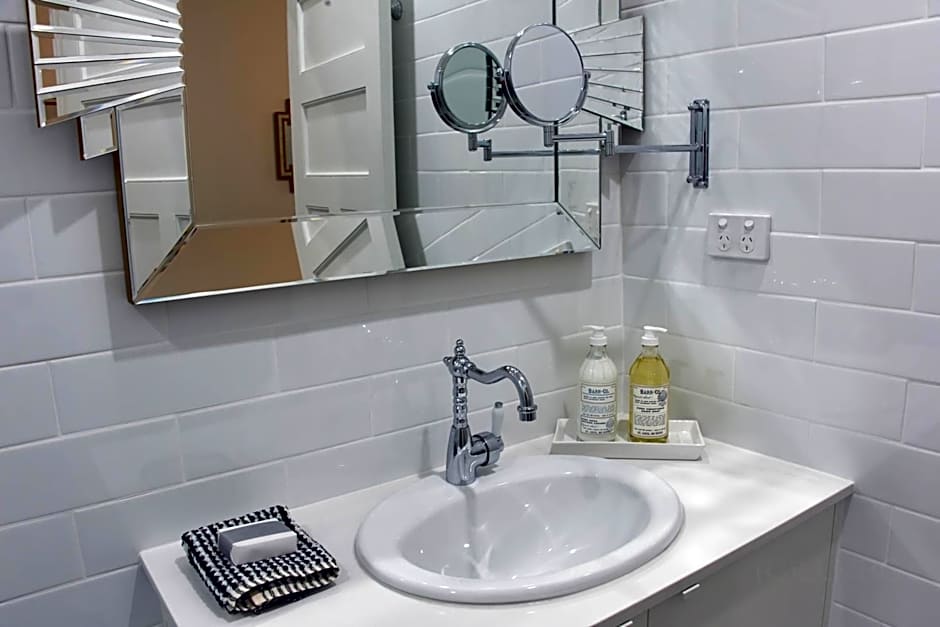 Adelaide Mansions Serviced Apartments