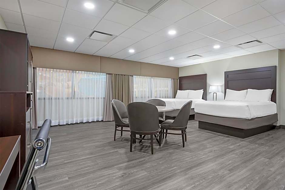Best Western Plus Port O'Call Hotel