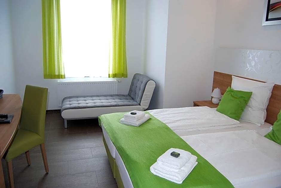 Hotel bed & breakfast kukione