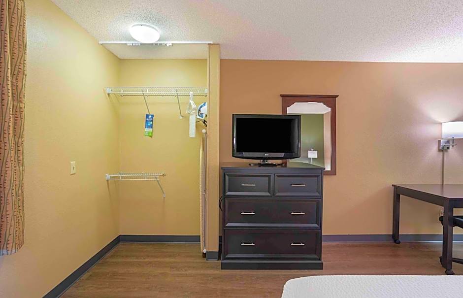 Extended Stay America Select Suites - Springfield - South