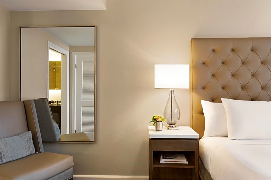 Hilton New Orleans / St. Charles Avenue