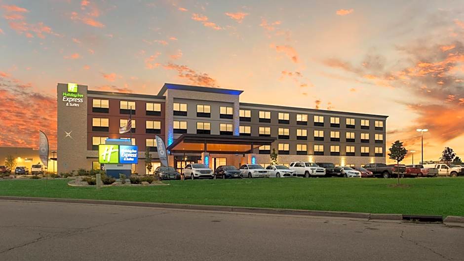 Holiday Inn Express & Suites Racine By IHG