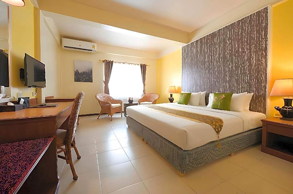 S Lodge Pattaya formally Sabai Lodge