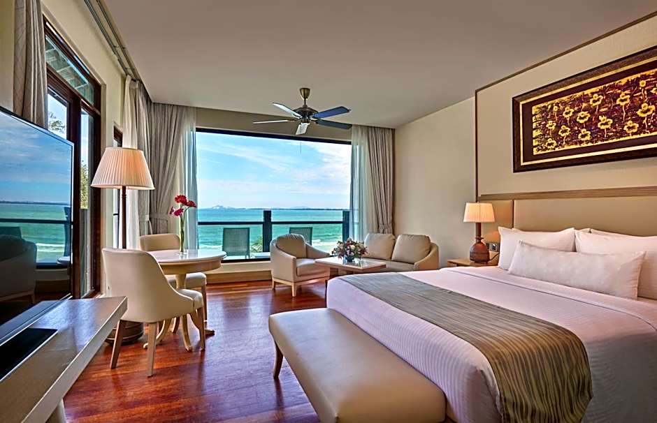 Foto 1 di 3 di Ocean Suite, Balcony