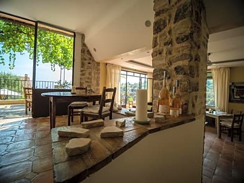 Auberge De Tourrettes