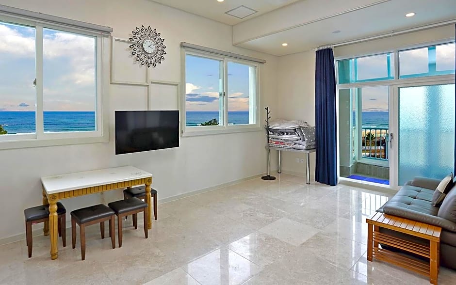 Gangneung Buchaegil Motel and Pension