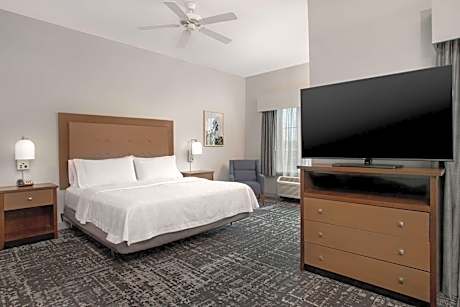 King Studio - Mobility and Hearing Access/Non-Smoking