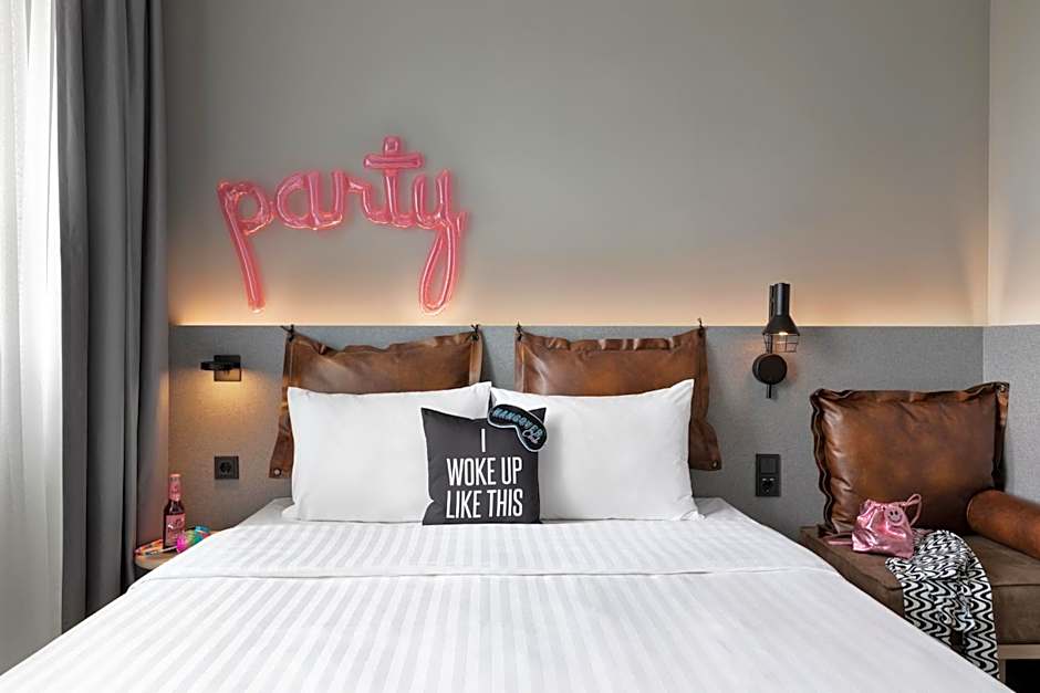 Moxy Duesseldorf City