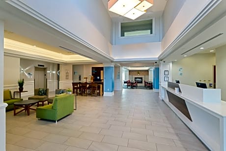 Holiday Inn Express Hauppauge-Long Island By IHG