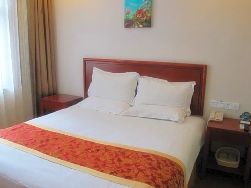 GreenTree Inn Zhenjiang Gaotie Wanda Square Express Hotel