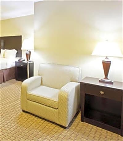 Queen Suite with Two Queen Beds - Disability Access