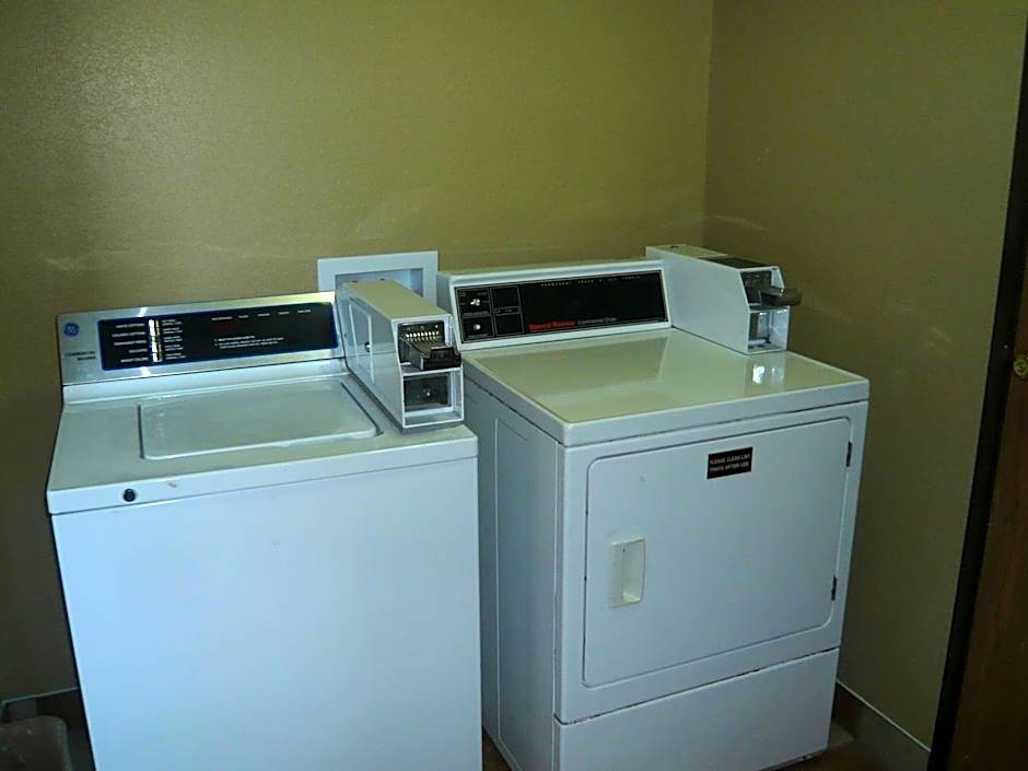 Super 8 by Wyndham Green Bay I-43 Bus. Park