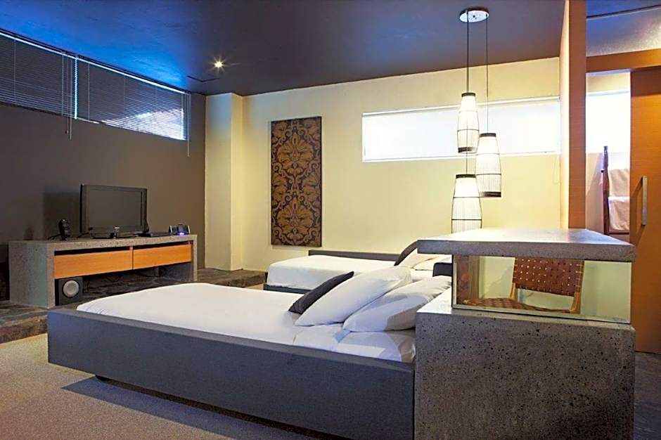 Clio Apartment