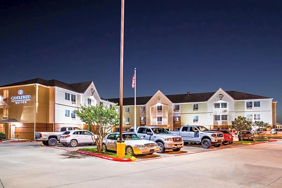 Candlewood Suites Beaumont Hotel