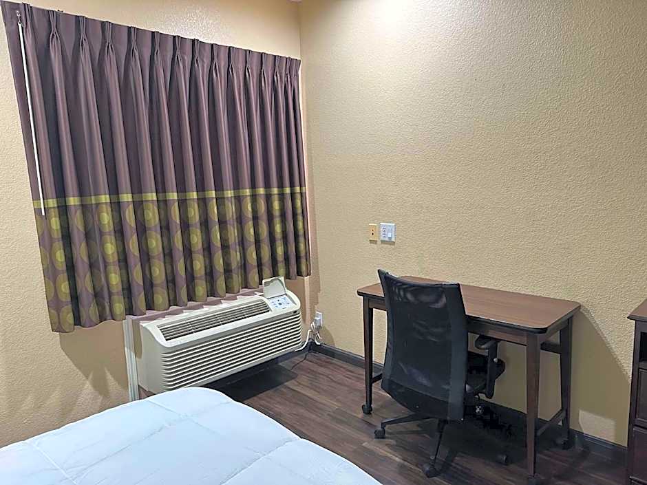 Red Lion Inn & Suites IAH Airport East