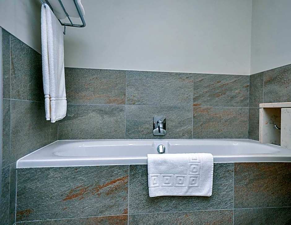 Crowne Plaza - Dar Es Salaam By IHG